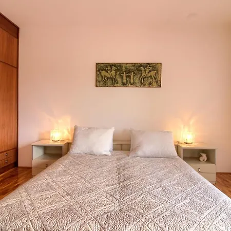 Vila Komel Vila