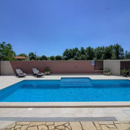 Vila Komel