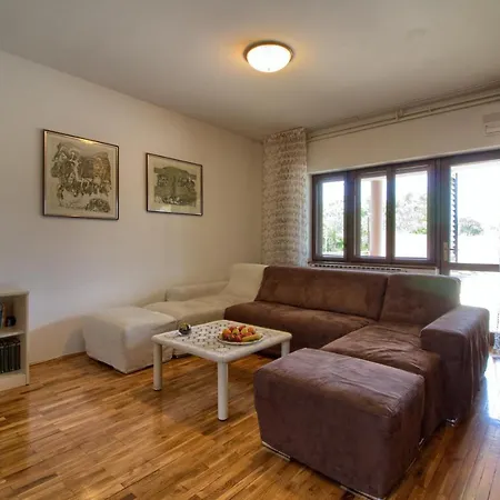 Vila Komel Vila